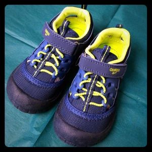 BRAND NEW OSH KOSH KIDS SHOE